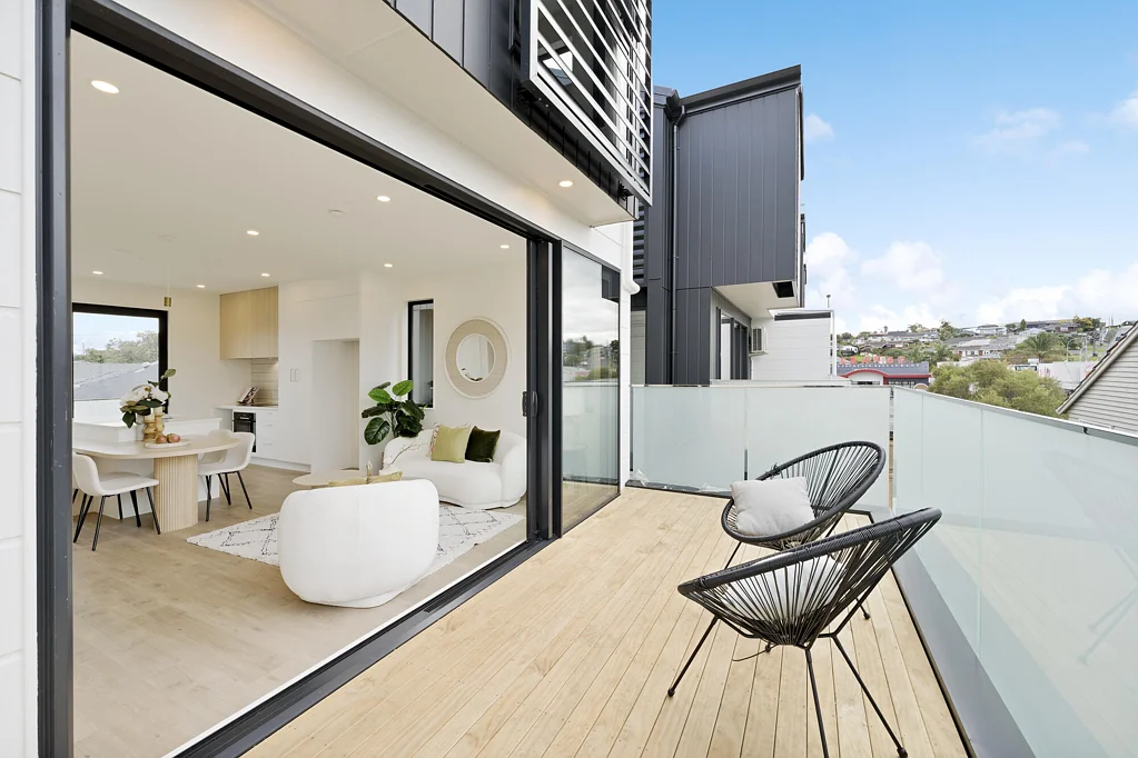 1/6 Shakespeare Road, Milford, North Shore City, Auckland