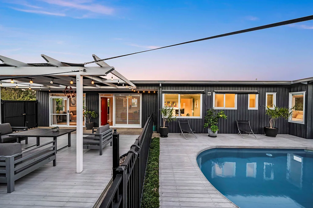 Glendowie 4房  Family-Friendly, Everything You Need, 1960's Vibe