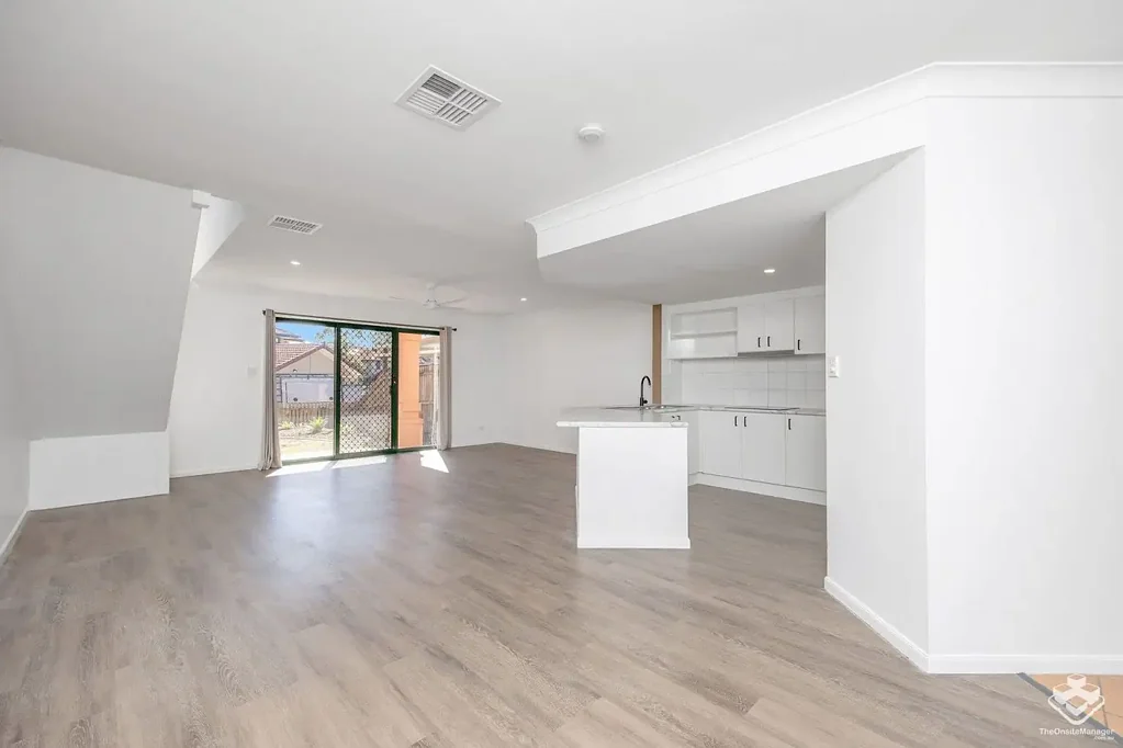 Coombabah 3房  3Bed, 2.5 Bath Townhouse 3Bed, 2.5 Bath Townhouse