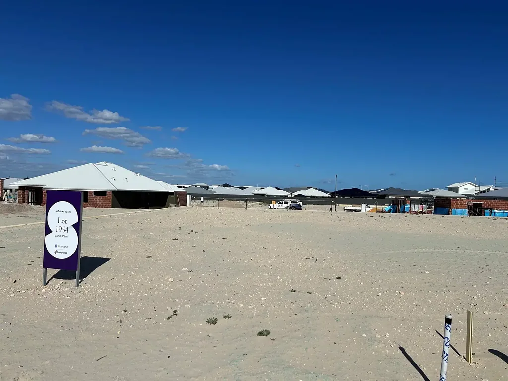 Alkimos  Cleared Level Block. Handy for the beach.
Build Your Dream Home !