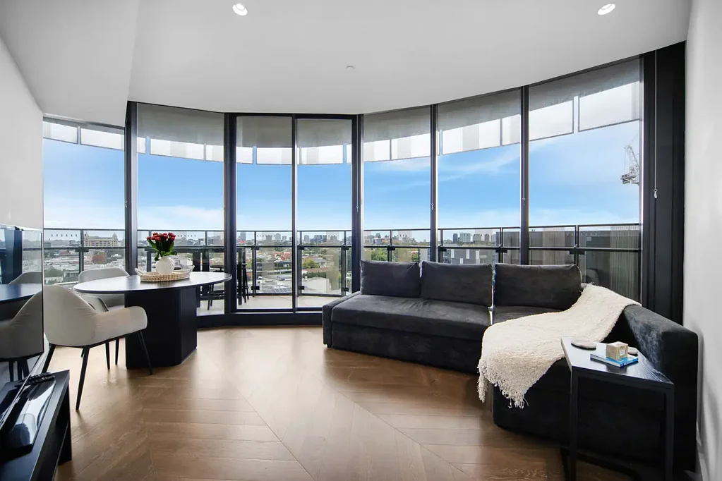 South Yarra 1ห้องนอน Stunning Corner 1-Bedroom Apartment in Capitol Grand