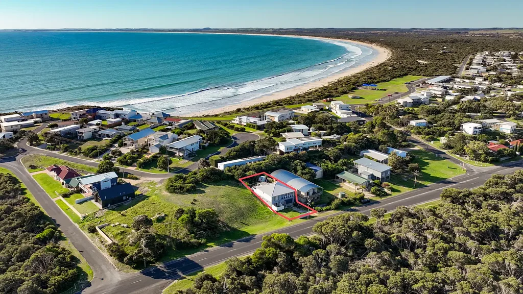 Robe 4ਬੈੱਡਰੂਮ Coastal Elevation and Modern Living Steps from the Water