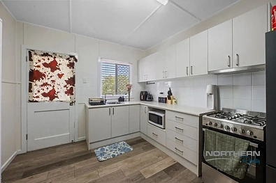 22 Percy Street, West End, QLD 4810, 8 slaapkamers, 4 badkamers, Unit