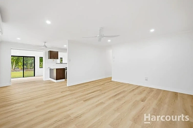 Urangan 3房  Stylishly Renovated Home With Studio in Prime Urangan Location
