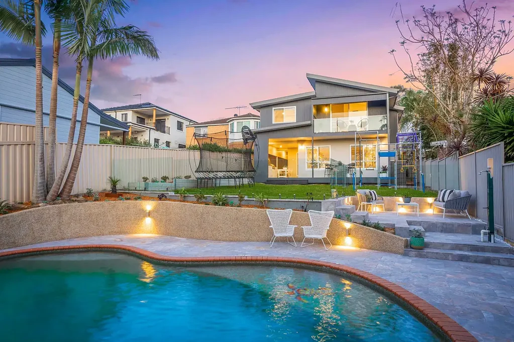 Caringbah South 5ਬੈੱਡਰੂਮ Coveted Luxury Family Haven Located for Lifestyle