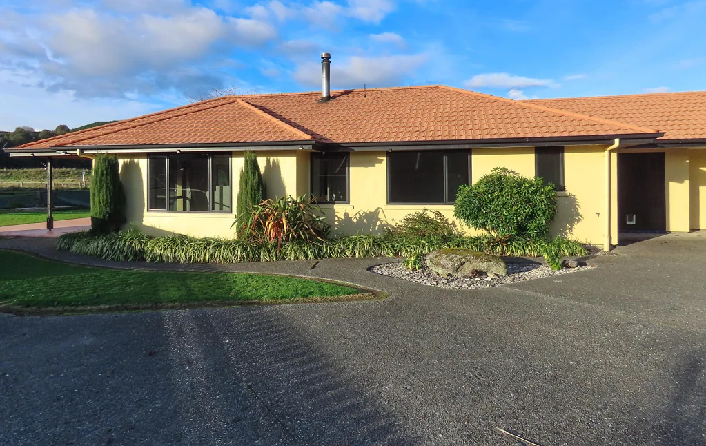 Reefton 3房  Your home or investment