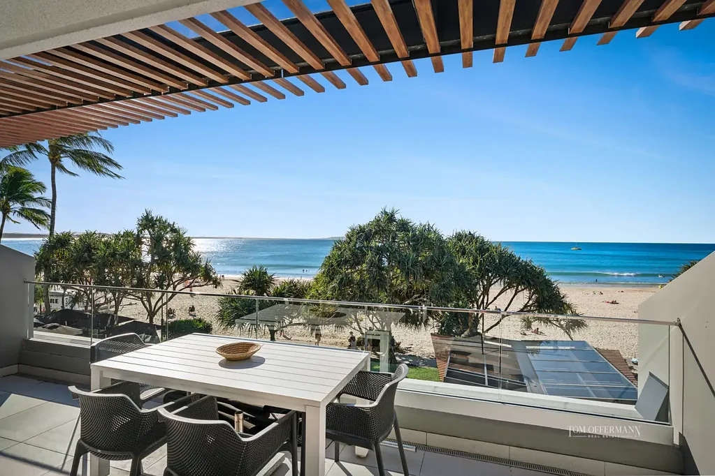 Noosa Heads 1Moenga Absolute Beachfront: 5-Star Apartment, Rooftop Terrace & Spectacular Views