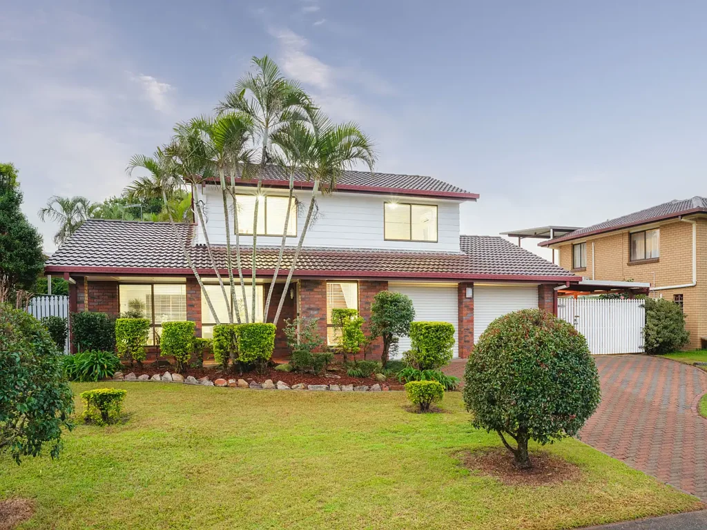 Oxley 3 Slaapkamer AN EFFORTLESS FAMILY HAVEN IN A COVETED OXLEY POCKET