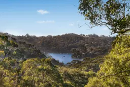 70 Sugarloaf Crescent, Castlecrag