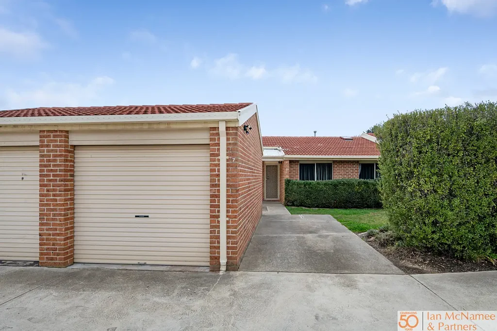 Spacious 3-Bedroom Home in a Sought-After Jerrabomberra Location