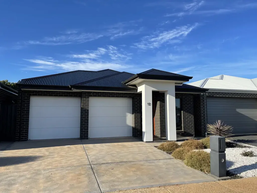 Modern & Stylish 3 Bedroom Home