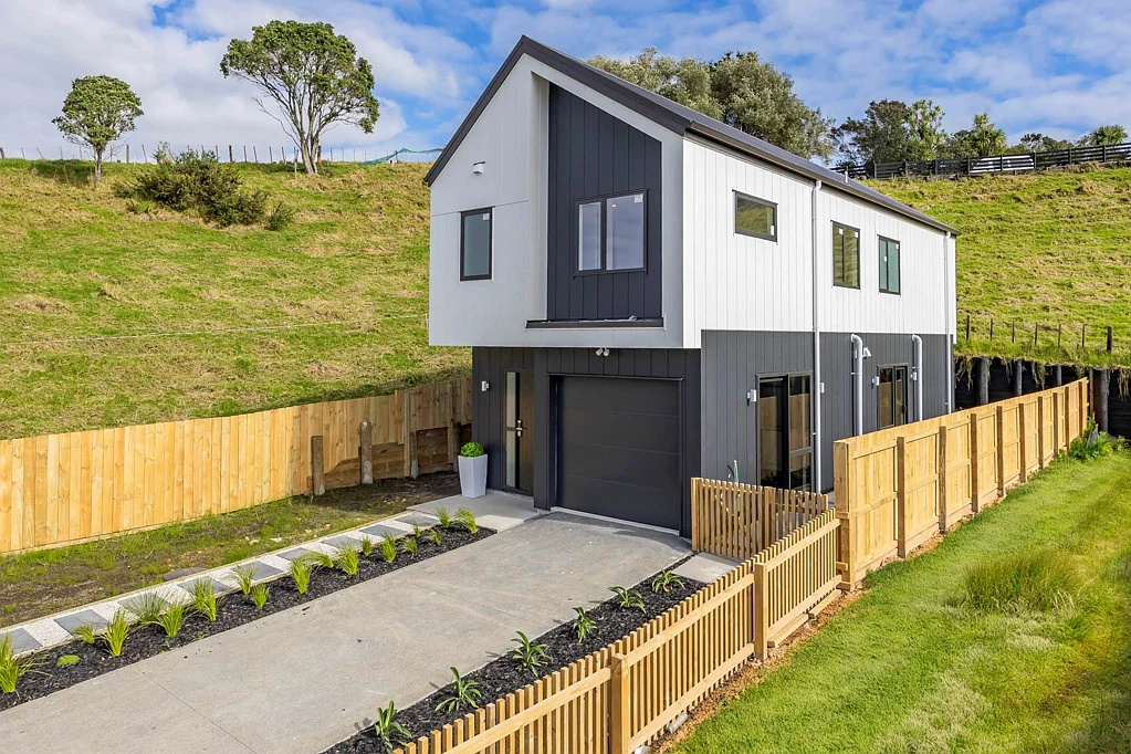 64 Ara Taha Crescent, Orewa, Rodney, Auckland
