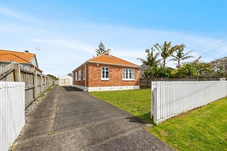 62 Parkinson Avenue, Mt Roskill, Auckland City
