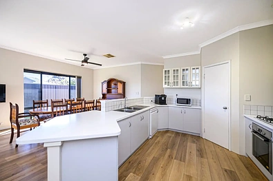 Kitchen - 2 Vaspar Link, Aveley, WA 6069