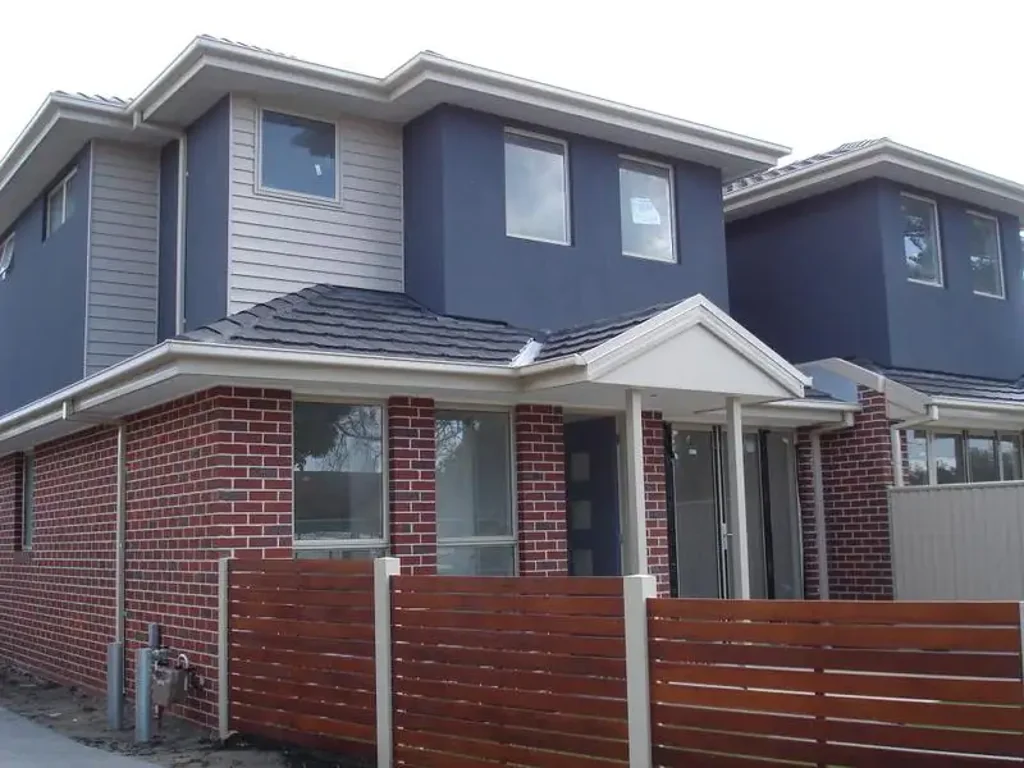 TOWNHOUSE WITH OWN STREET FRONTAGE