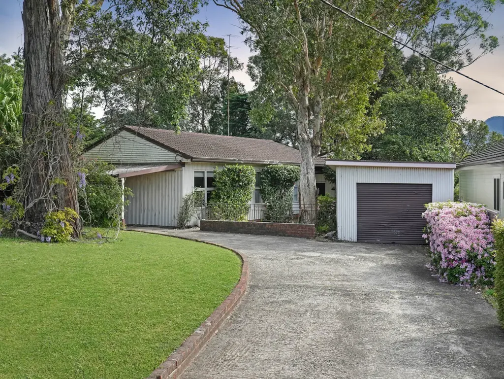 8 Phillips Crescent, Mangerton, NSW 2500