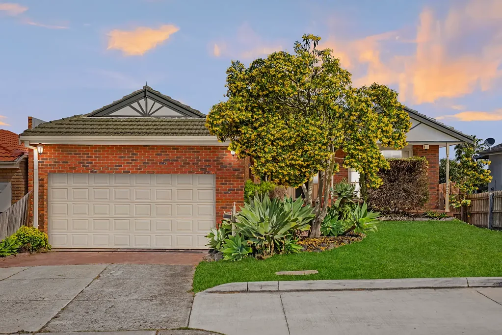 10 Reynolds Court, Roxburgh Park, VIC 3064