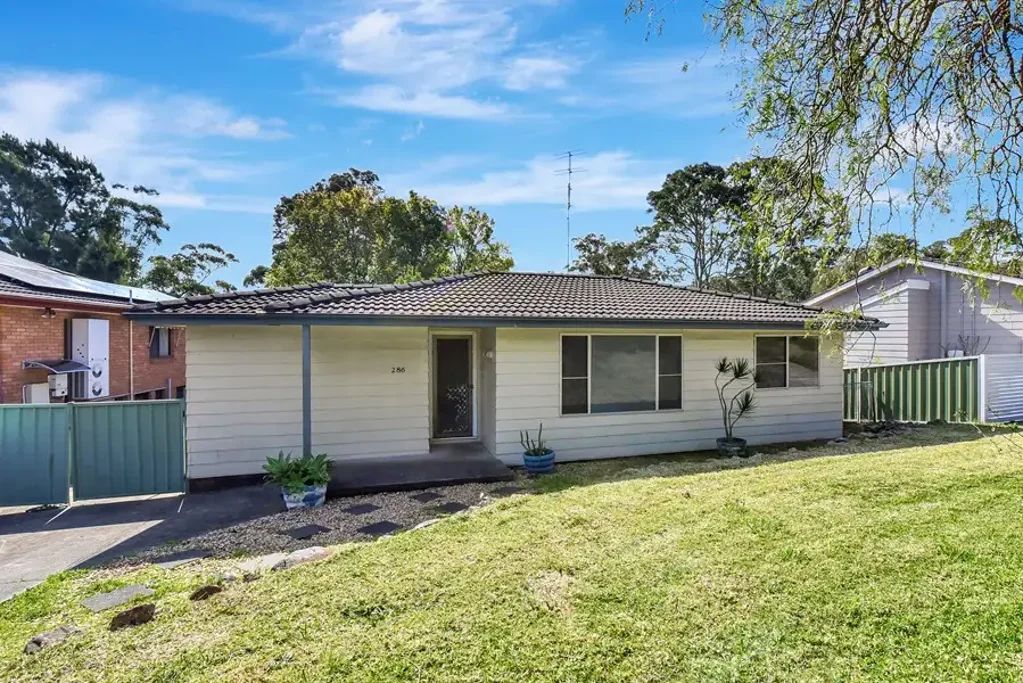286 Lake Road, Glendale, NSW 2285