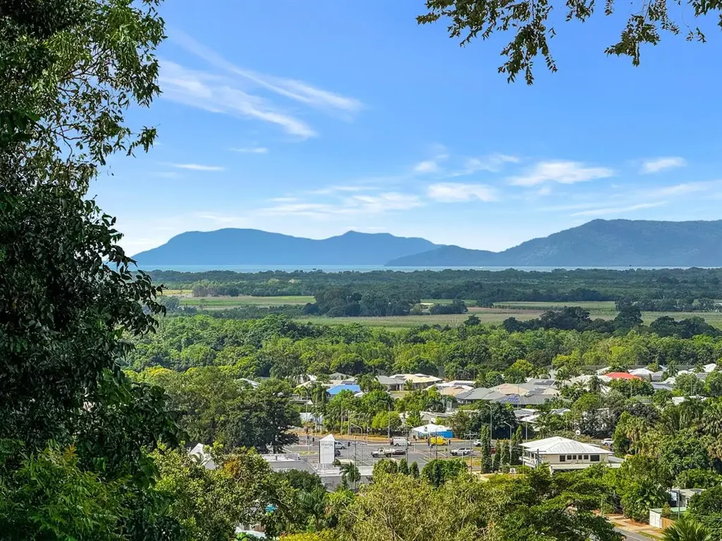 14 Darkin Close, Smithfield, QLD 4878