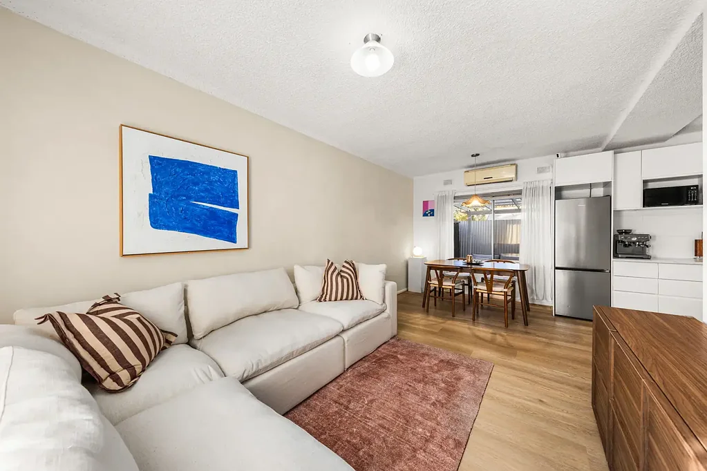 Clarence Gardens 2房  Stylish Courtyard Unit in a Convenient City-Fringe Location.