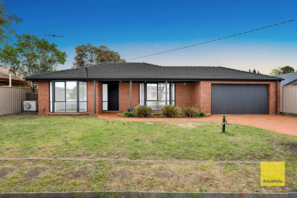 Hoppers Crossing 3ਬੈੱਡਰੂਮ Family Comfort Meets Outdoor Living on an Expansive 808sqm Allotment!