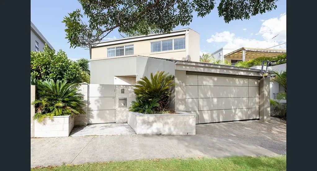 FOUR BEDROOM FAMILY HOME IN THE HEART OF ROSE BAY