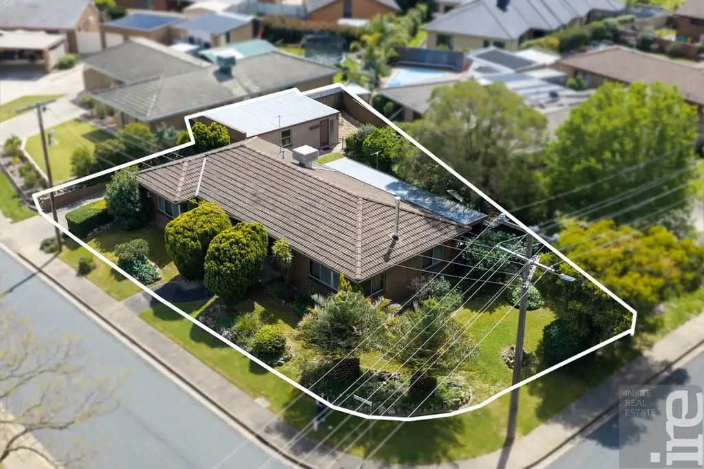 Wangaratta 3Kwarto Excellent first home ripe for improvement.