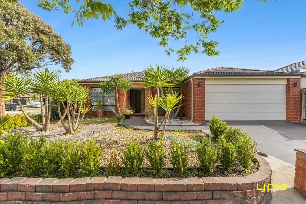 Cranbourne East 5침실 Spacious Family Living with Entertainer’s Alfresco