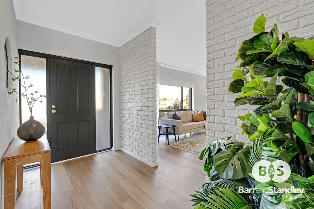 Eaton 5房  Big, Bold & Beautifully Renovated