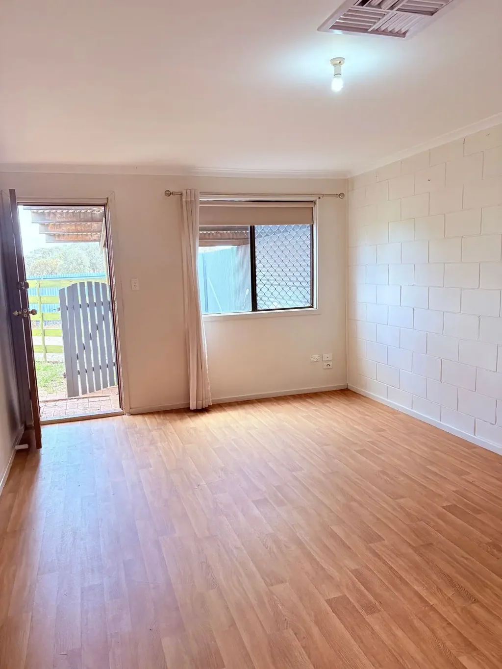 2 BEDROOM UNIT, EASY TO MAINTAIN IN GATED COMPLEX