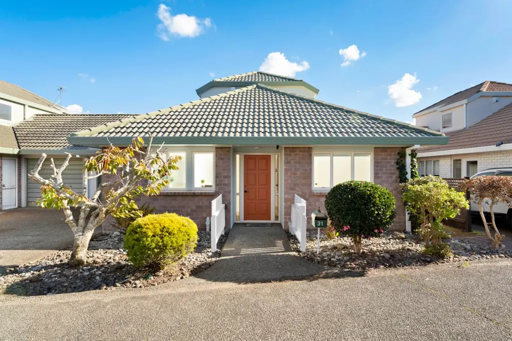 Te Atatu South 3房 时尚翻新+便捷生活圈，全方位提升您的生活体验！ The Hard Work Is Done – Just Move In & Enjoy!