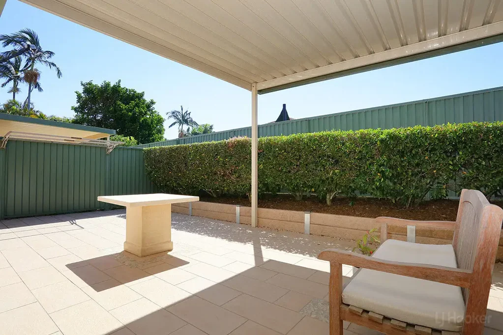 Coombabah 2બેડરૂમ A Standout Villa in the Sought‑After Runaway Vista Complex