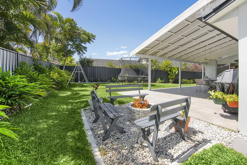 Helensvale 4બેડરૂમ Single Level Entertainer or Investment