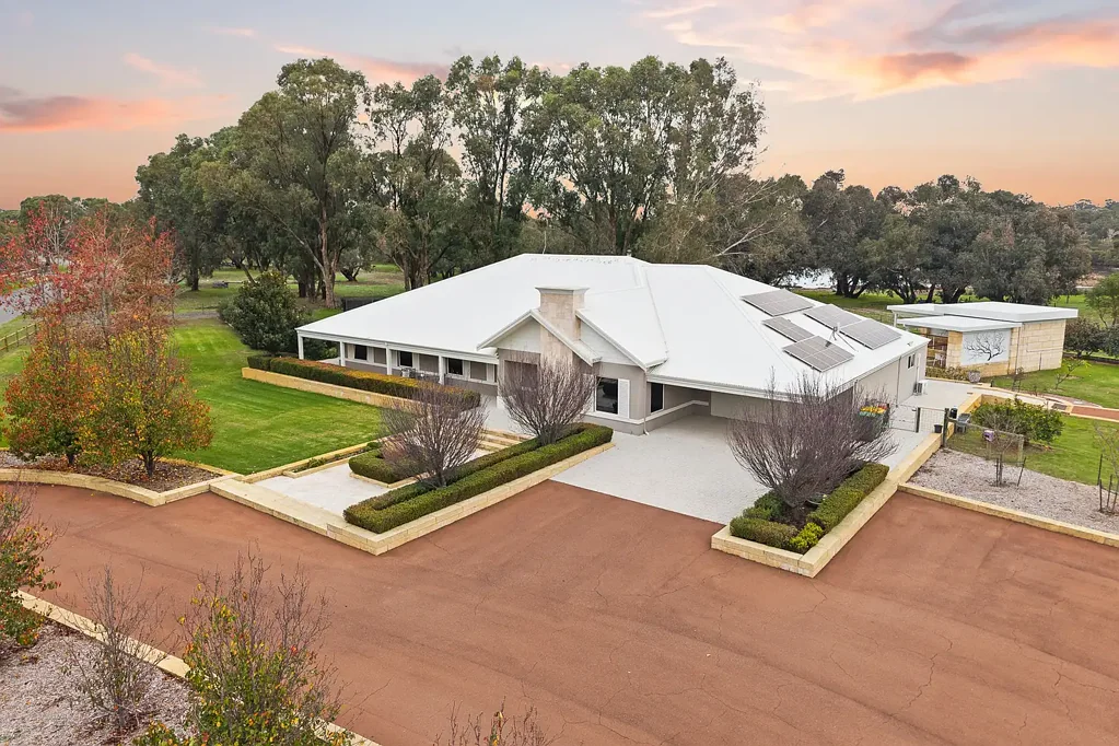 Baldivis 4Habitaciones A Grand Country Estate Designed for the Way You Want to Live!