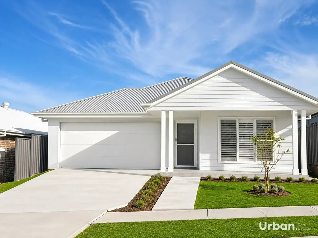 Family Living in Caphilly! 4 Bedrooms, 2 Bathrooms, 2 Living areas and Solar System!