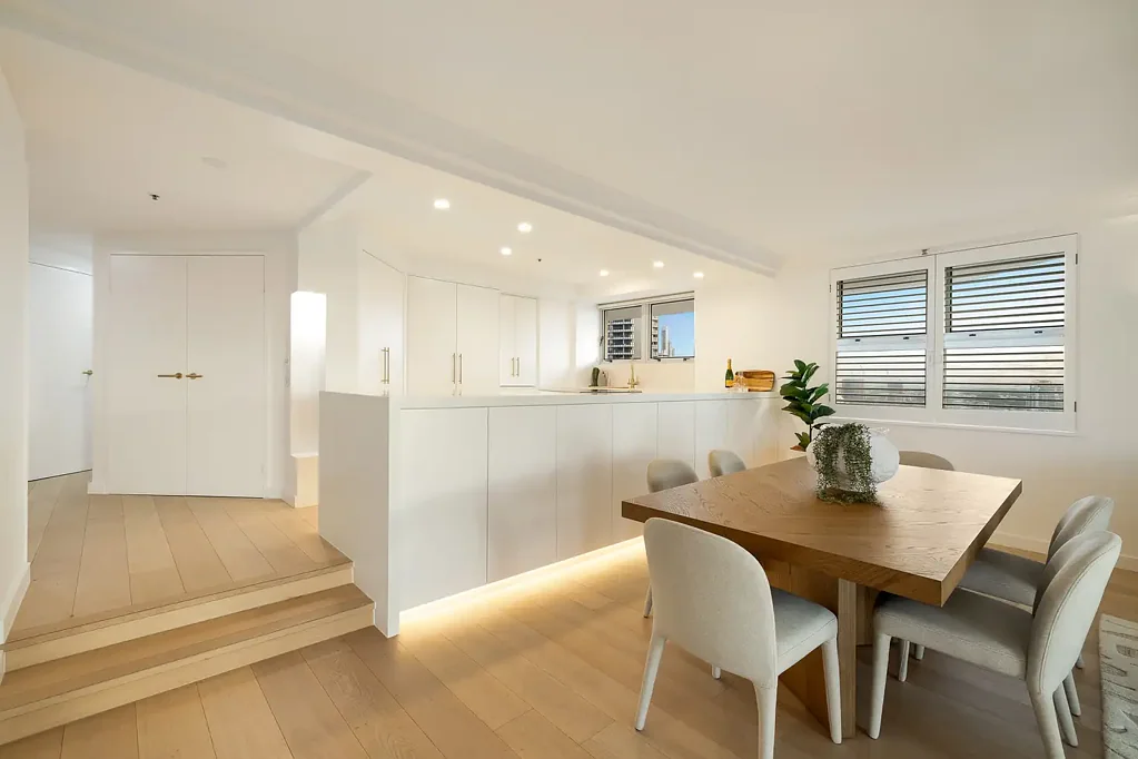 Surfers Paradise 3部屋 Prestigious "Grand Mariner": Exceptional Location, Lifestyle and Panoramic Views
