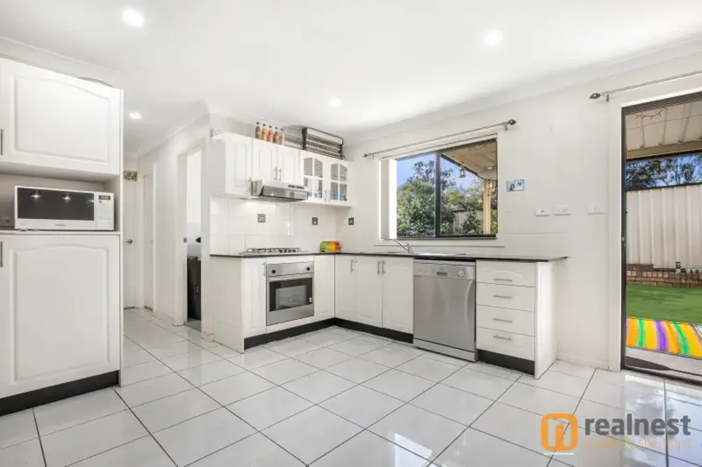 Prime Location and Effortless Elegance: A Dream Townhouse
