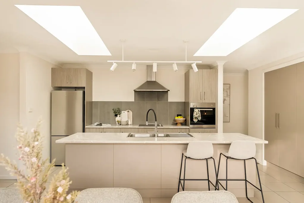 Newstead 4Habitaciones Multiple living rooms, flat accessbility, undercover alfresco area, established gardens within walking distance to Scotch Oakburn