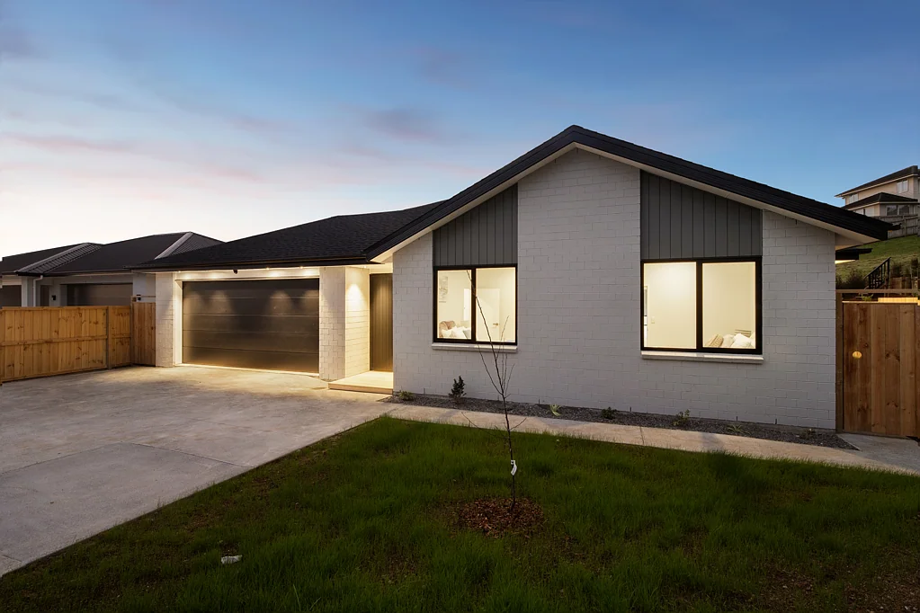 Pukekohe 6ห้องนอน A home large enough to keep everyone in comfort
