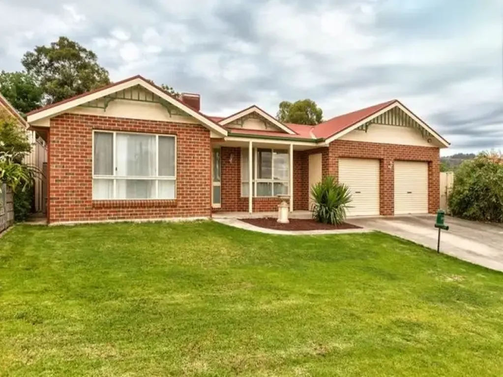 244 Desmond Street, Lavington, NSW 2641