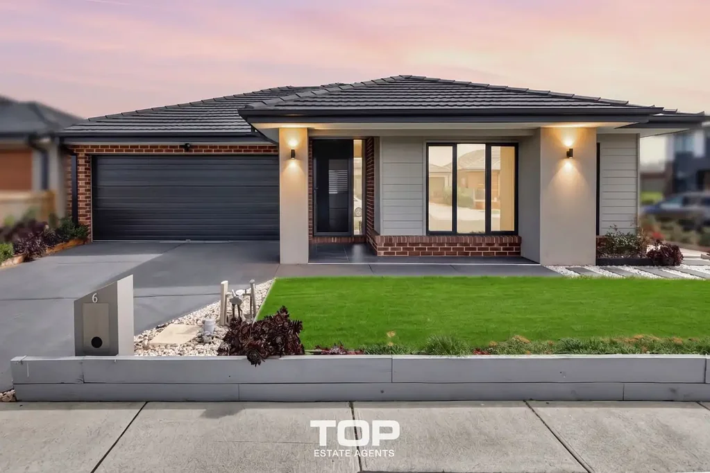 Clyde North 4Habitaciones Stylish Family Home in Prime Smith Lane Estate Location