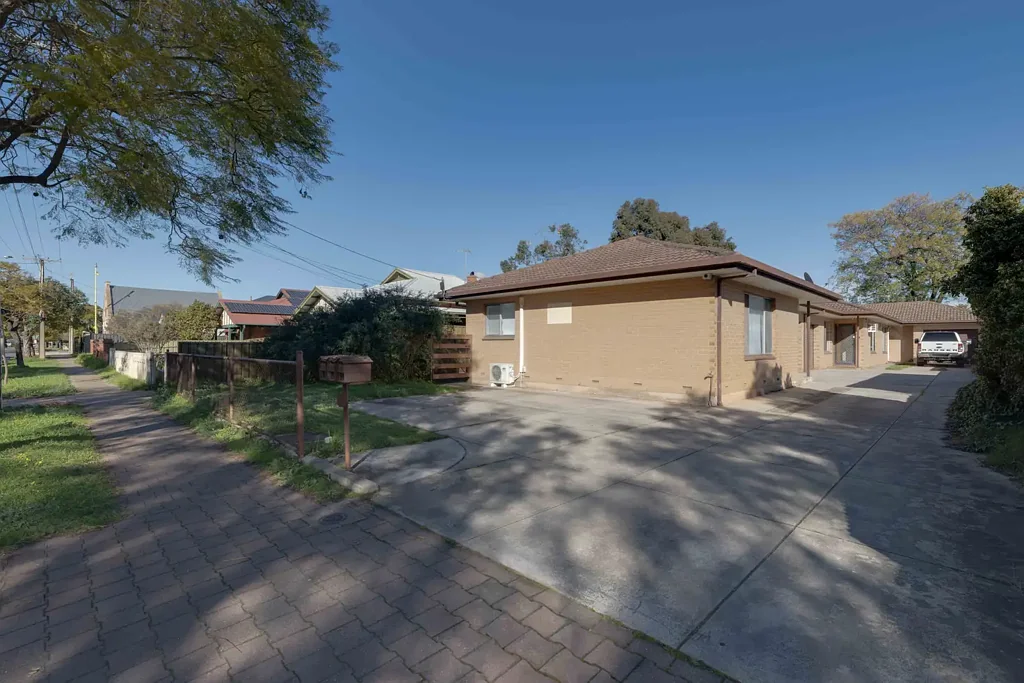 NEAT & TIDY TWO-BEDROOM UNIT WITH GARAGE UNDER MAIN ROOF