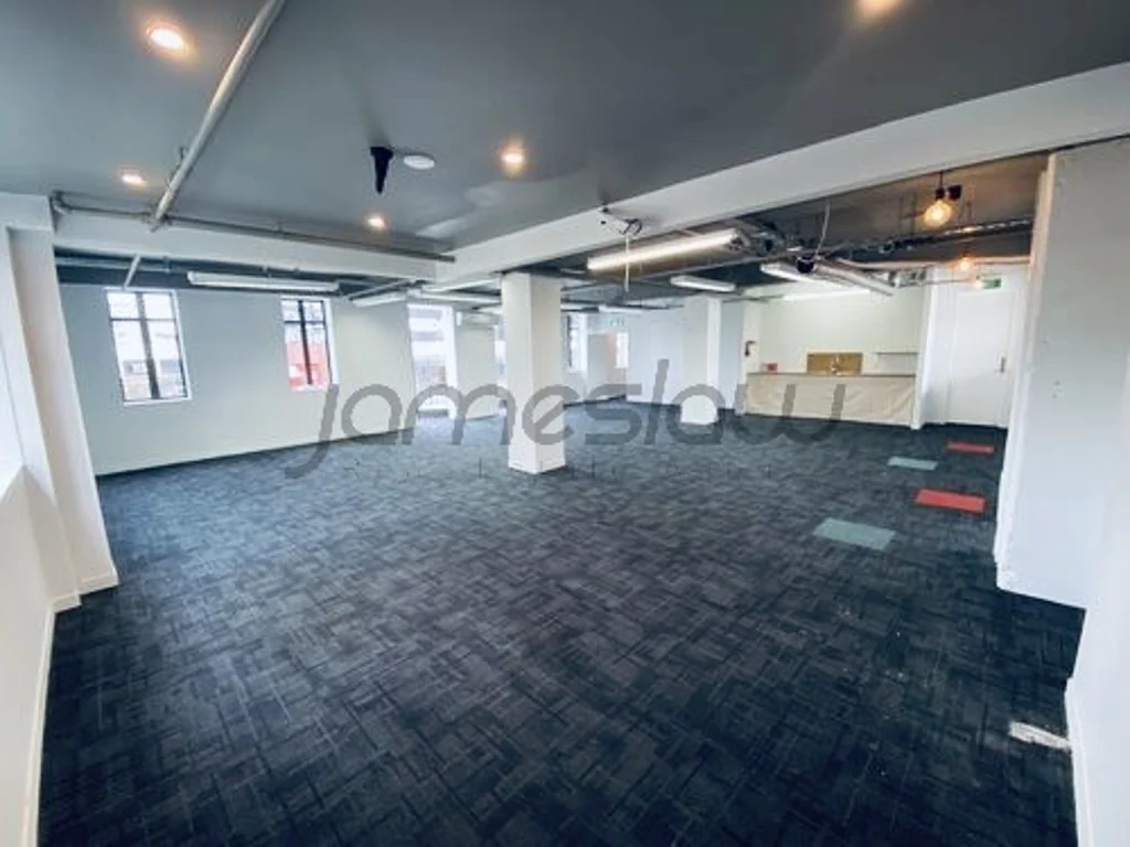 Newmarket  First Floor Office in Broadway