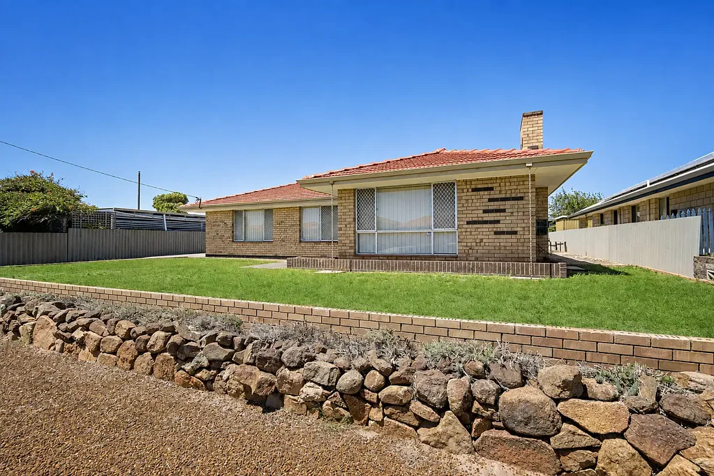 25 Maidstone Street, Mount Tarcoola, WA 6530