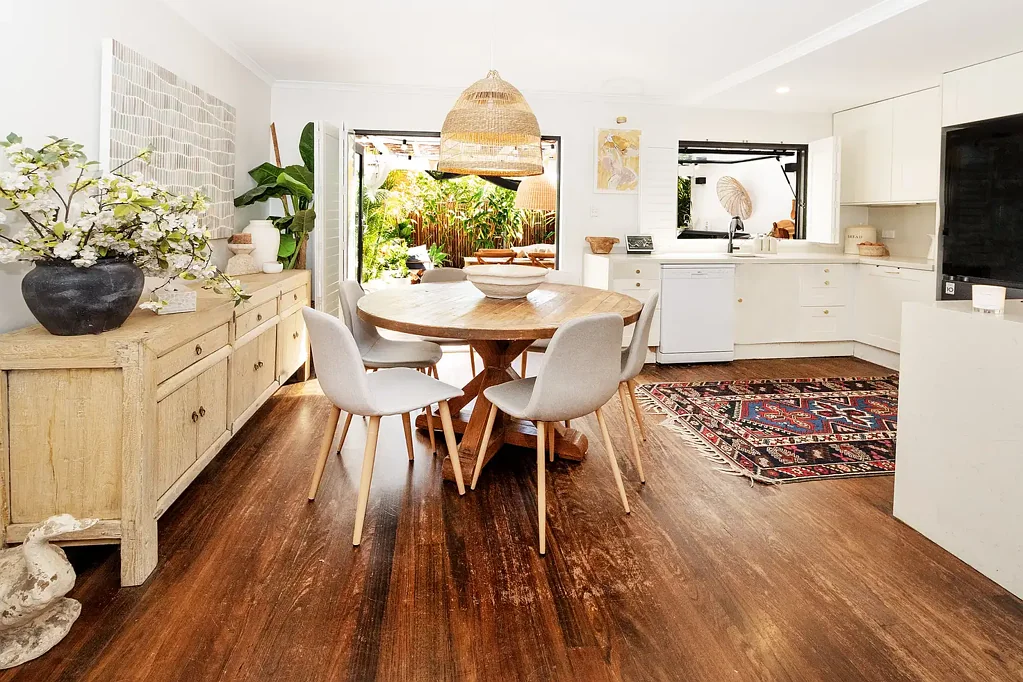 Matraville 3બેડરૂમ Stylishly Renovated Townhouse with Private Courtyard & Lock-Up Garage