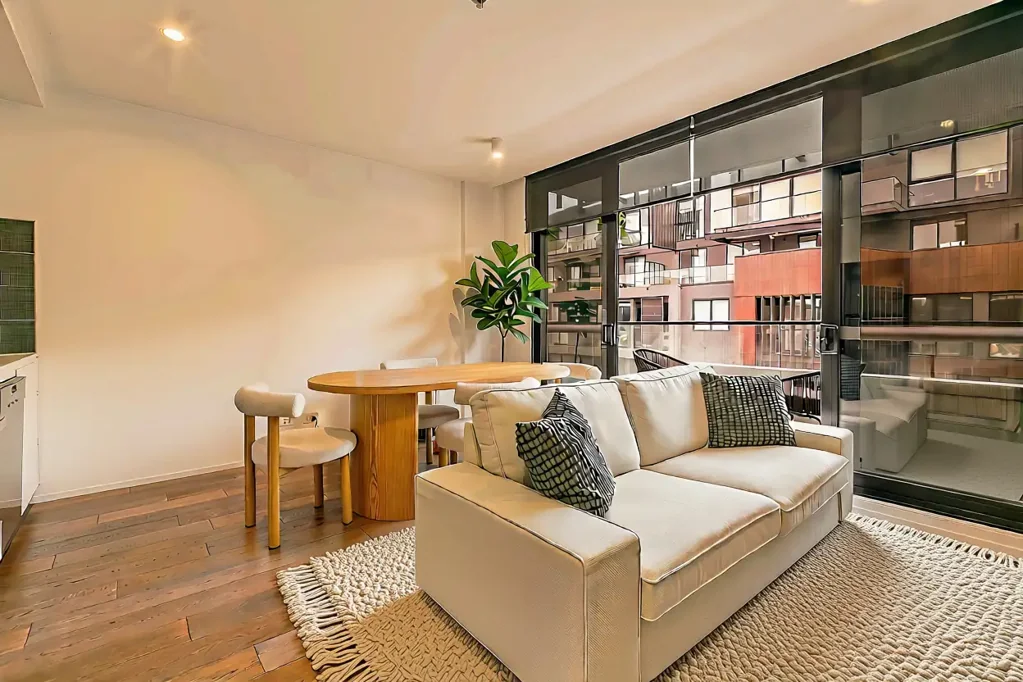 Hawthorn 2ਬੈੱਡਰੂਮ In the Heart of Hawthorn - North-Facing 2-Bedroom Gem