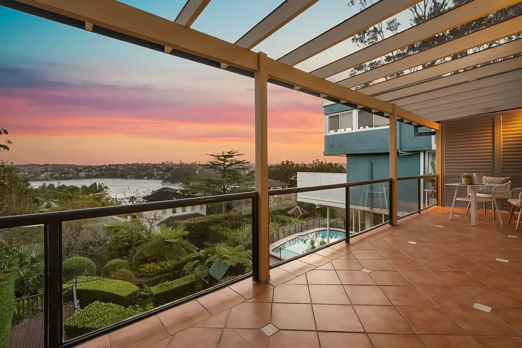 Balgowlah 4房 壮丽天际线视野 635sqm阔地 三层电梯宅 全屋宽窗 Miele厨 电车充电位 Premium Location, Endless Views & Sensational Opportunity