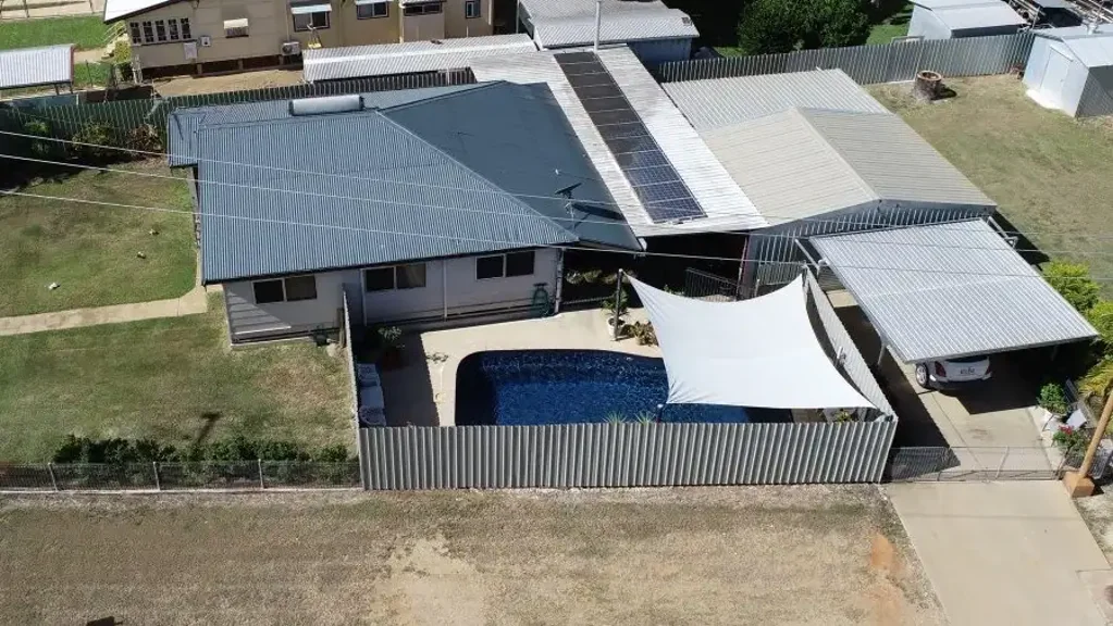 Queenton 3ห้องนอน PRICE REDUCED TO $459,000 - MUST BE SOLD