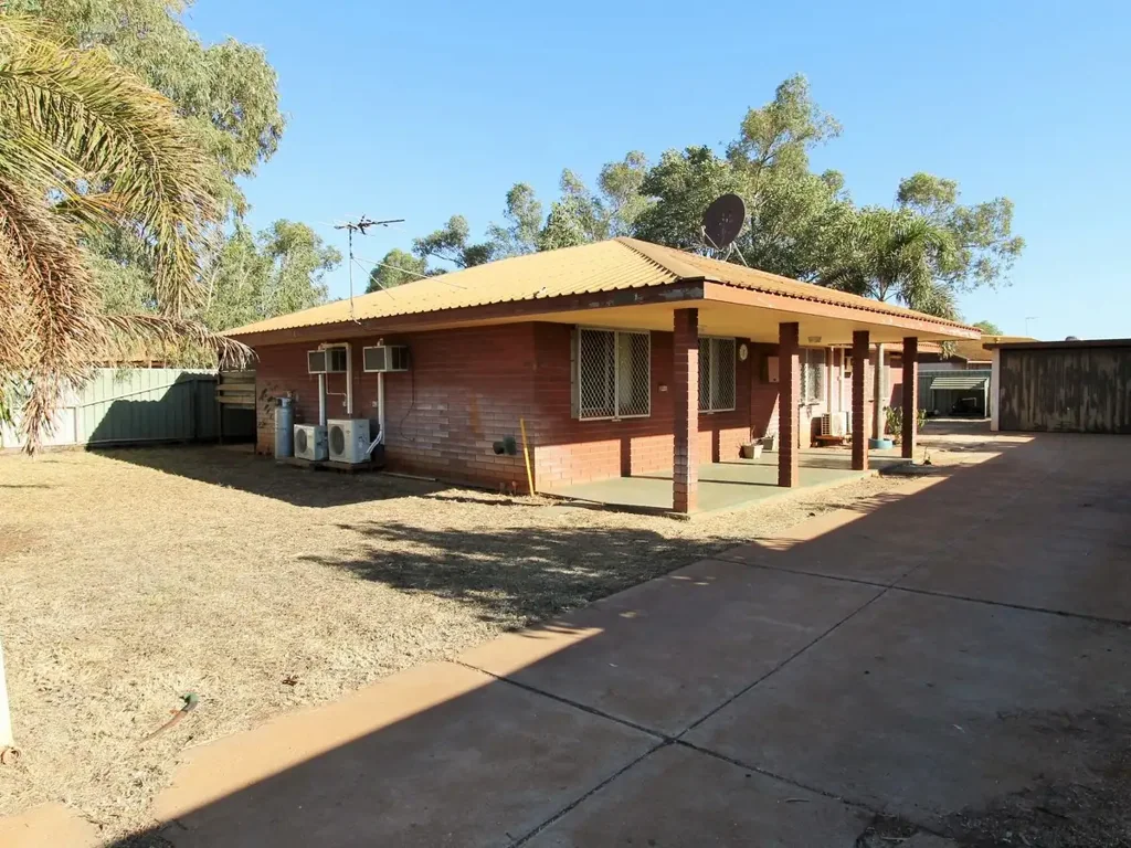 Massive block - Brick family home!