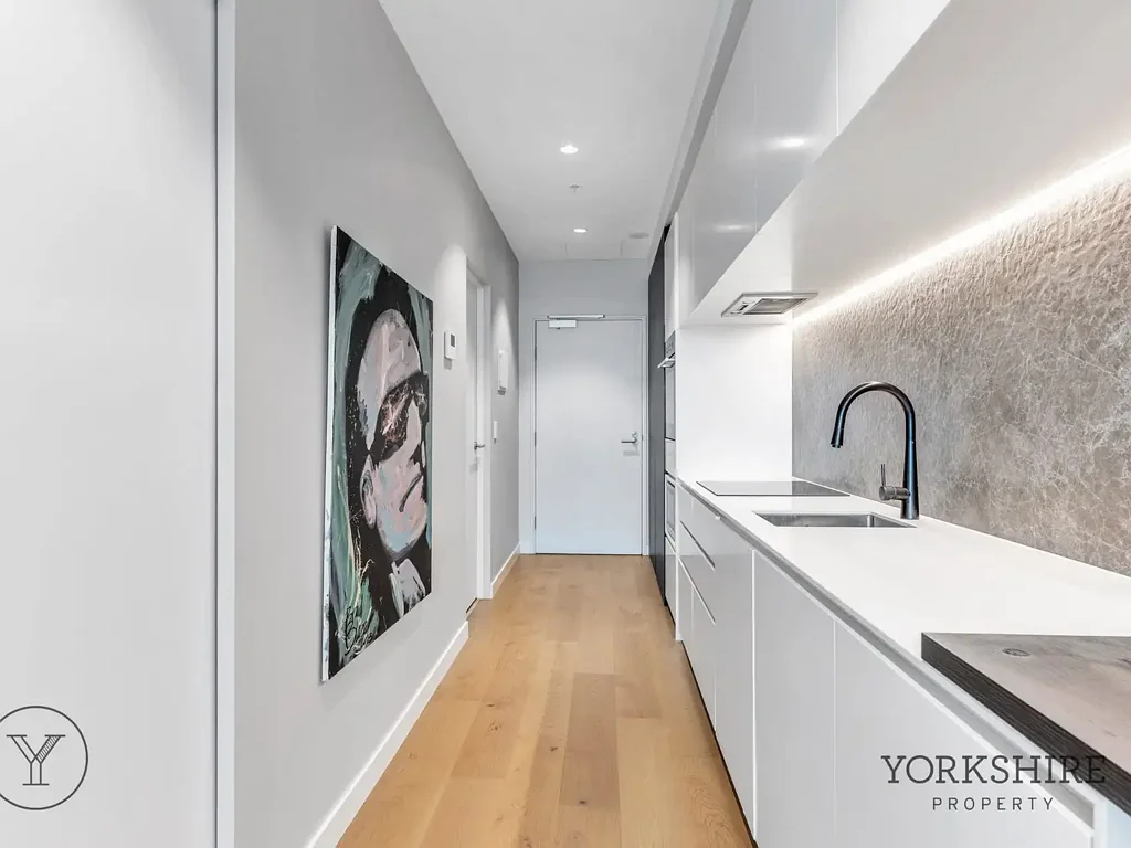 Stunning Ivanhoe Living - Fully Furnished